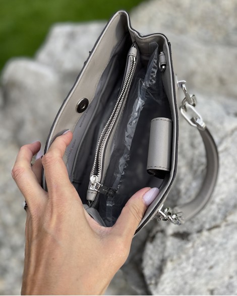 Kabelka dámská Michael Kors šedá s řasením
